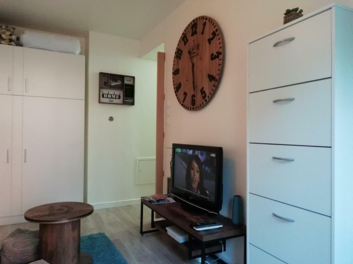 Appartement Chic Studio Near Paris à Saint-Denis  Extérieur photo